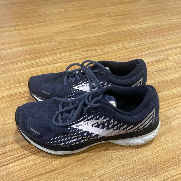 Brooks Ghost Running Shoes - Picture 2 of 5
